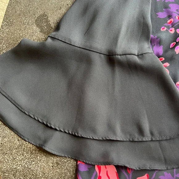 Liz Claiborne Woman Floral Blouse - Size 1X/2X - Picture 5 of 11